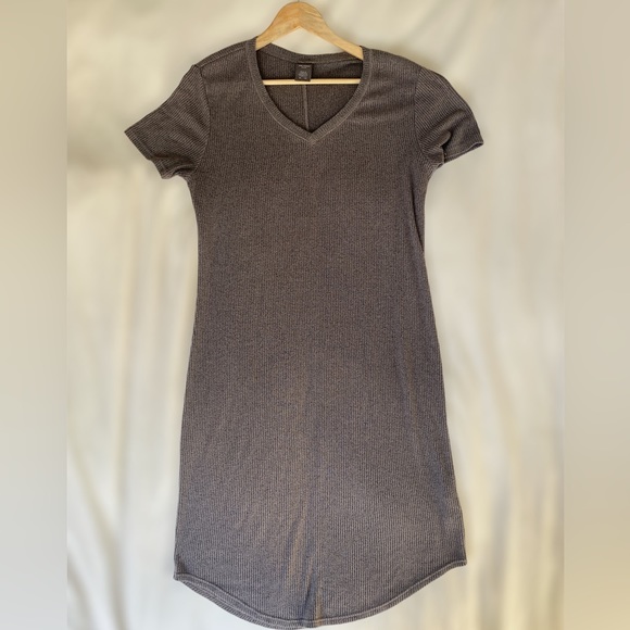 SOLD! Joe Fresh Dress 🩶 - Picture 1 of 3